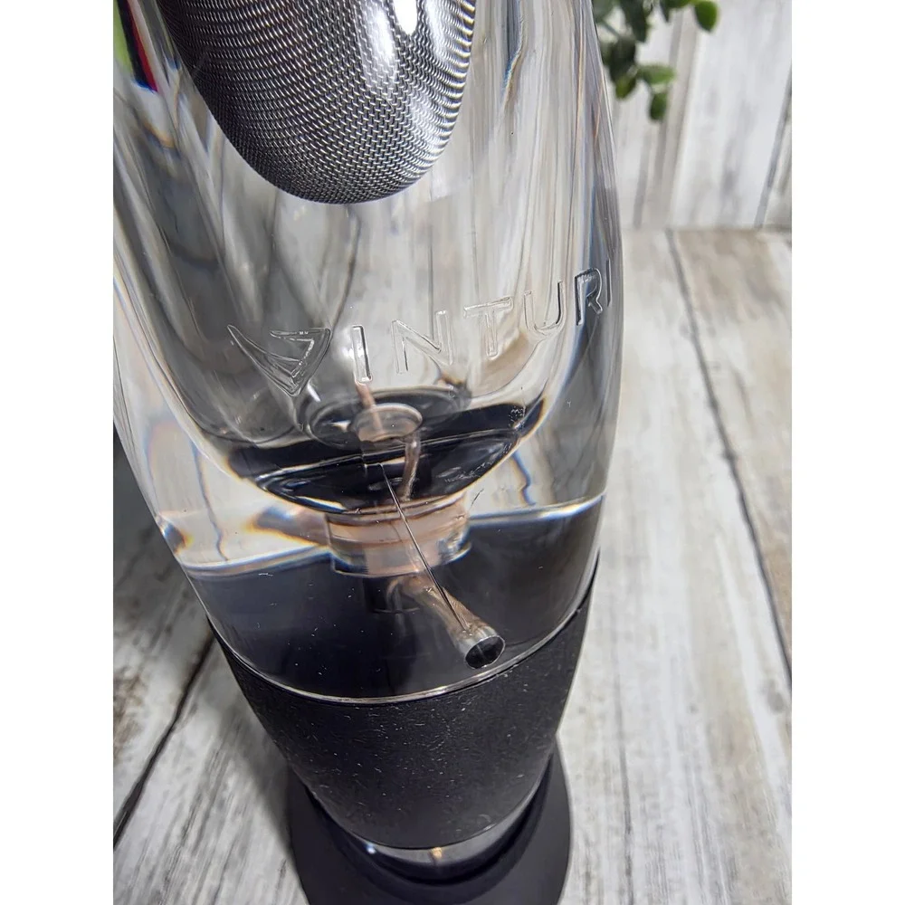Vinturi‎ Essential Red Wine Aerator with No-Drip Stand and Filter Screen Black